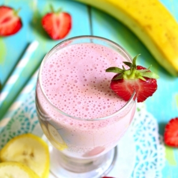 Recetas Ecológicas: Batido de bebida de avena sin gluten con fresas y plátano