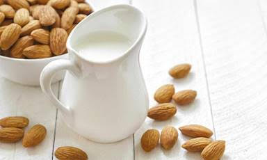 Recetas Ecológicas: Leche vegetal con almendras y agua alcalina (ver VIDEO)