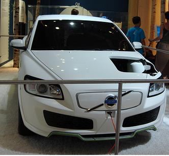 El Gobierno impulsa la implantación del coche eléctrico en Europa