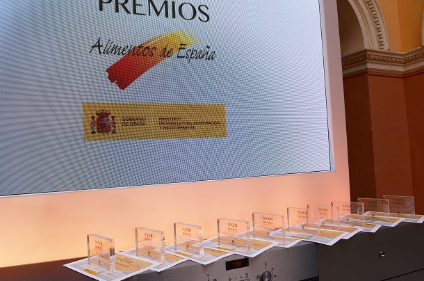 Medio Ambiente concede el “Premio Alimentos de España Mejores Aceites de Oliva Virgen Extra de la campaña 2016-2017”