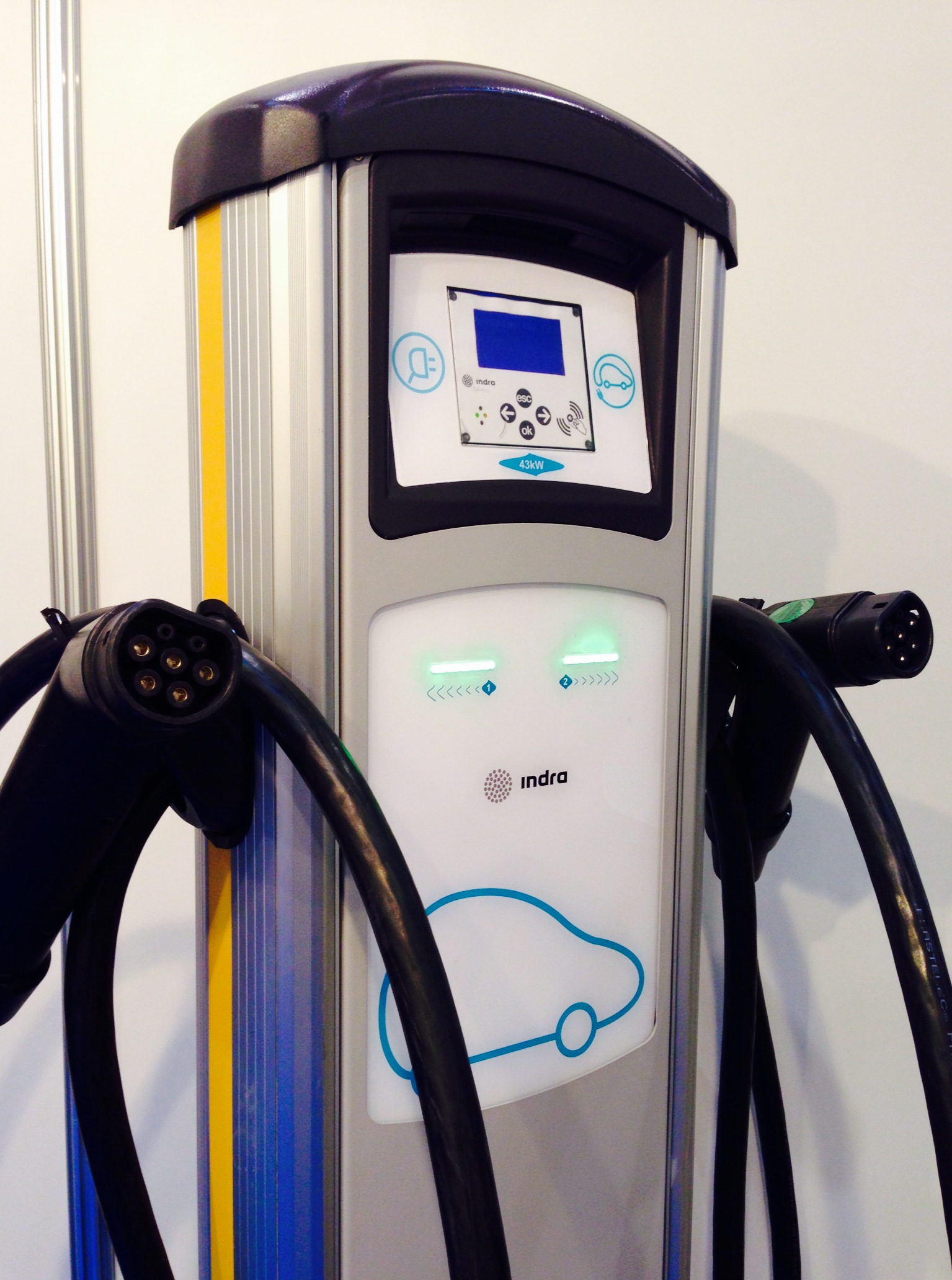 INDRA muestra en  evs27 su solución integral de soporte al despliegue del vehículo eléctrico