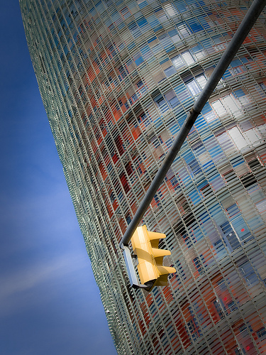 El Ayuntamiento de Barcelona incorpora una moto híbrida para los servicios de mantenimiento