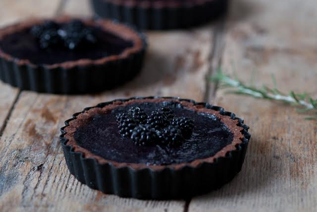 ‘Recetas Caseras y Ecológicas’: Tartaletas horneadas de ganache de chocolate y mermelada de moras