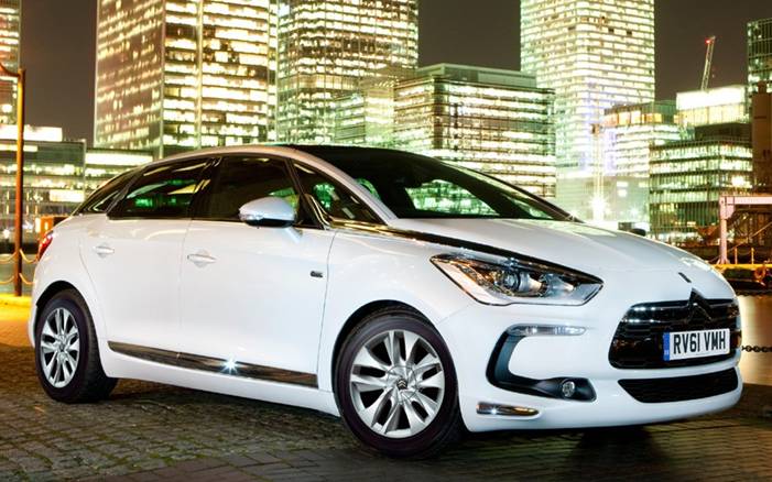 En Andalucía se incrementa la venta de coches híbridos y baja la de los eléctricos