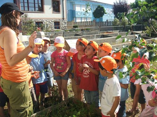 Más de 200 niños participaron este verano en el programa de educación ambiental Detectives de los huertos