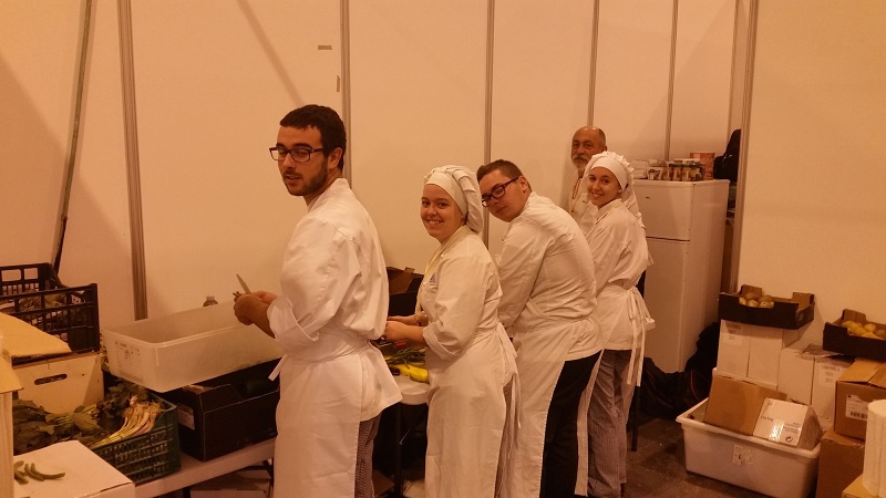 Una olla gitana Made in Murcia en la feria BioCultura de Madrid