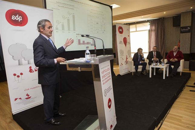 Expertos analizan el potencial de los puntos de recarga para coches eléctricos en comunidades de propietarios