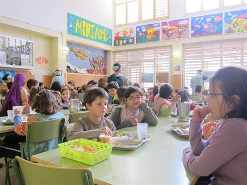 Andalucía. Cerca de 160.000 menores aprendieron hábitos de alimentación saludable y ejercicio físico en la escuela el curso pasado