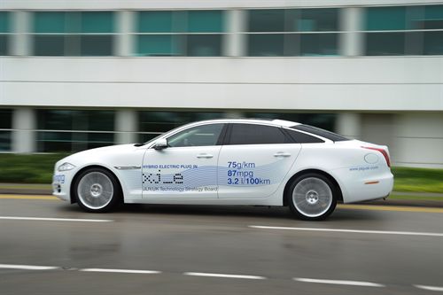 Jaguar presenta el vehículo de investigación XJ_e