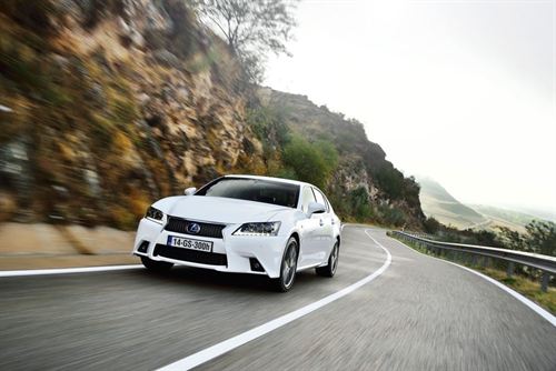 Lexus amplía la gama del GS con una segunda motorización híbrida de 223 caballos