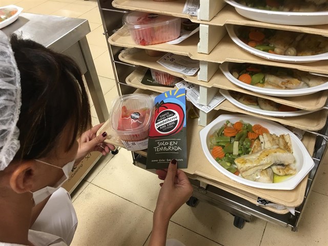 El Hospital Regional de Málaga acoge una jornada de promoción de alimentación saludable y productos de cercanía