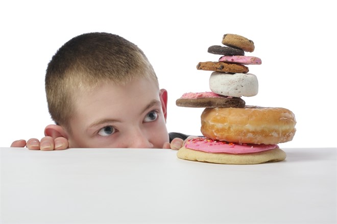 Los niños no deberían nunca sobrepasar las seis cucharadas de azúcar al día