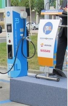 Cantabria. Ibil y Nissan presentan el primer punto de carga rápida para coches eléctricos