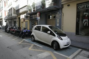 Investigadores europeos desarrollan un sistema para aparcar el coche eléctrico de forma automática sin piloto