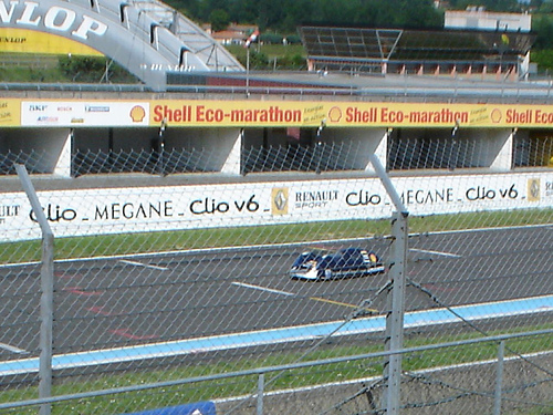 El coche eléctrico con motor de hidrógeno diseñado por la Universidad CEU Cardenal Herrera