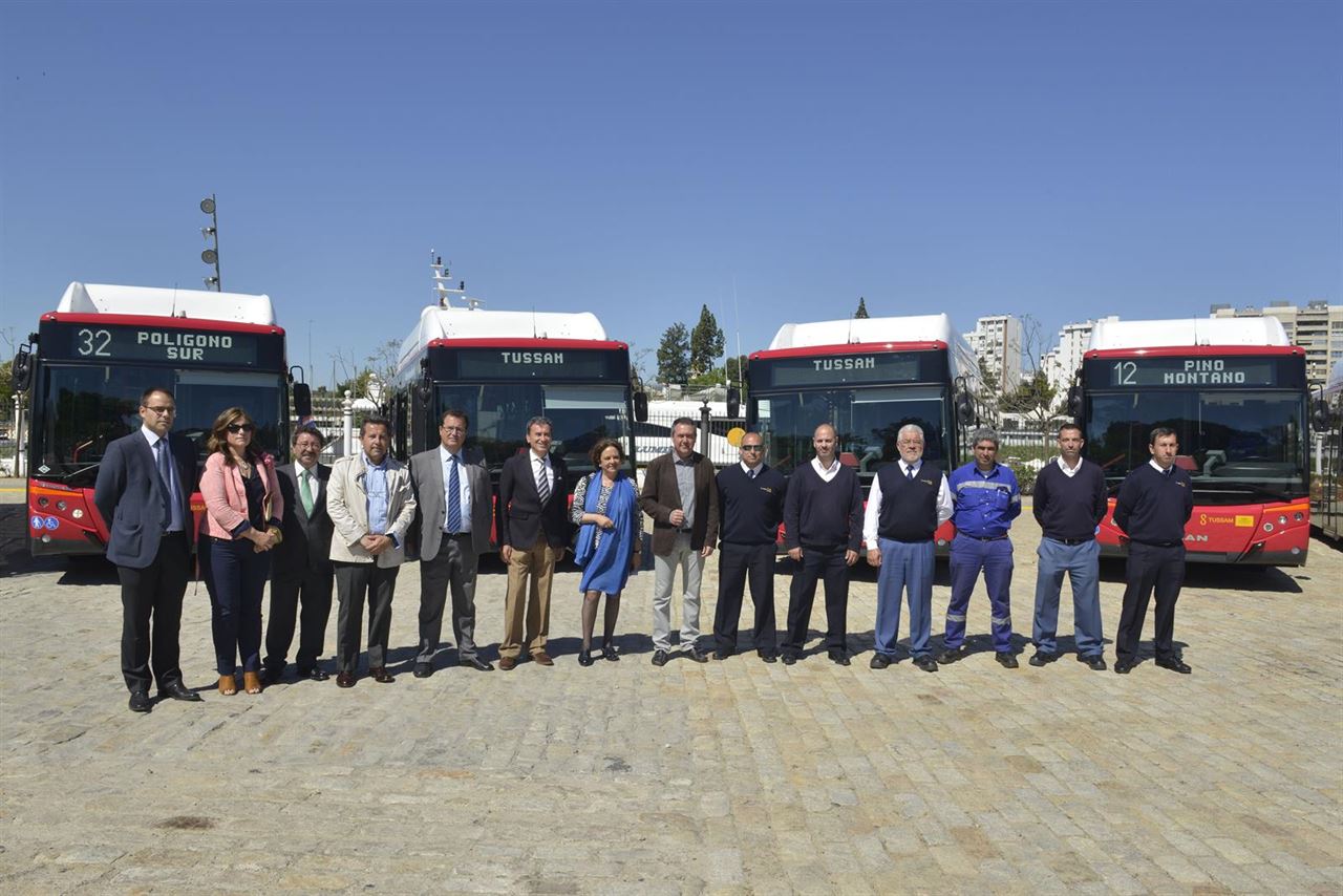 Sevilla incorpora 10 autobuses propulsados por Gas Natural Comprimido