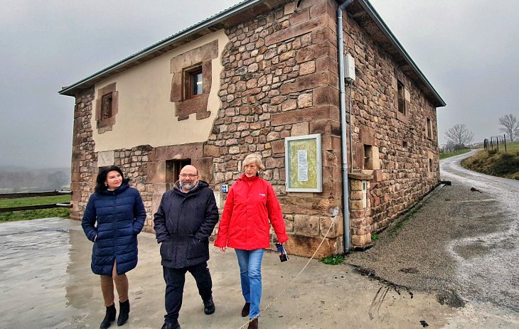 Las escuelas de Mata de la Hoz (Cantabria) albergarán un centro de senderismo