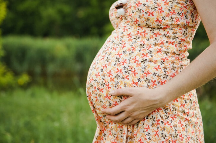 Ten cuidado con los factores ambientales durante el embarazo