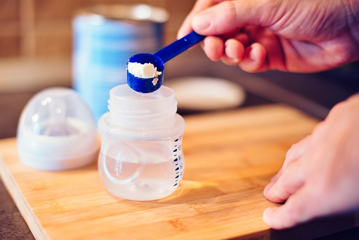 Los inmensos peligros de las leches de fórmula para tu bebé