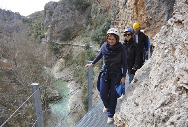 Las pasarelas de Alquézar (Huesca) se reconstruyen