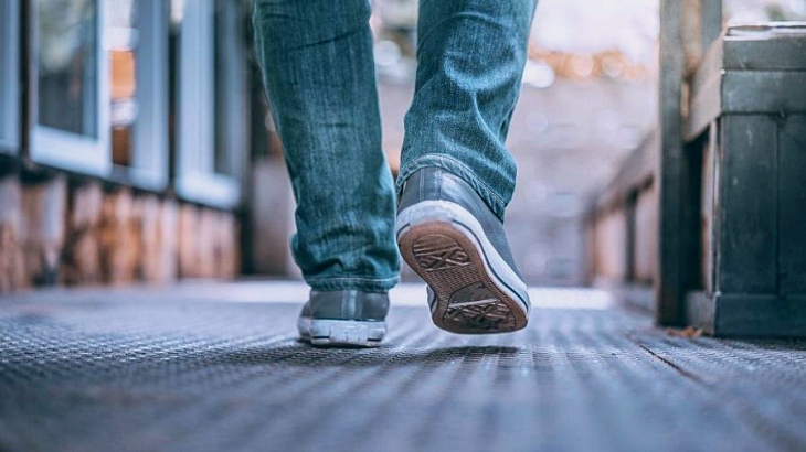 Ponte de pie y dile adiós el sedentarismo