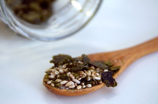 Aperitivo de semillas con alga nori