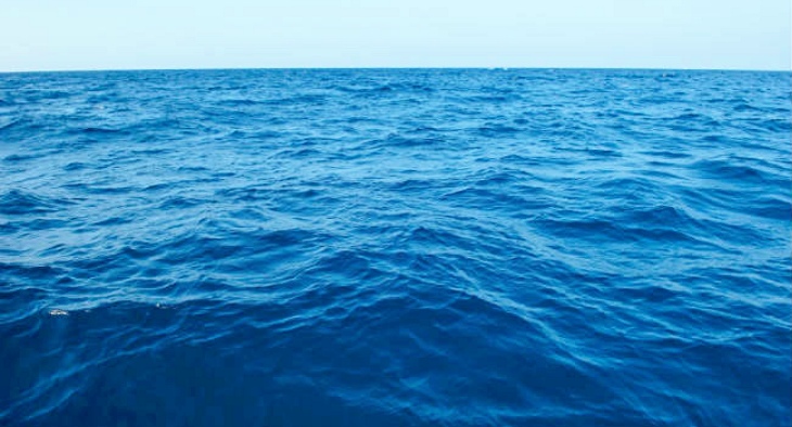 Tecnología verde para producir hidrógeno del agua del mar con eficiencia