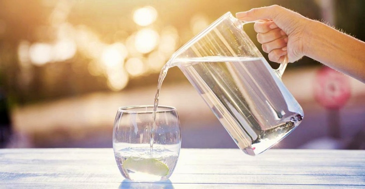 Los pros y contras del consumo de ‘Agua Alcalina’