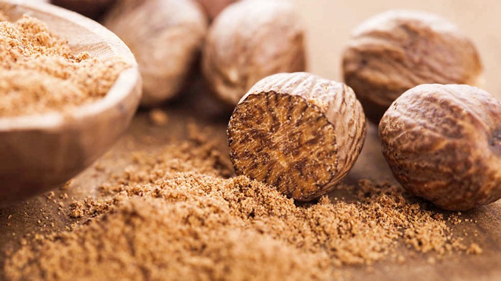 Ojito con la presencia de toxinas fúngicas en la nuez moscada y los pimentones