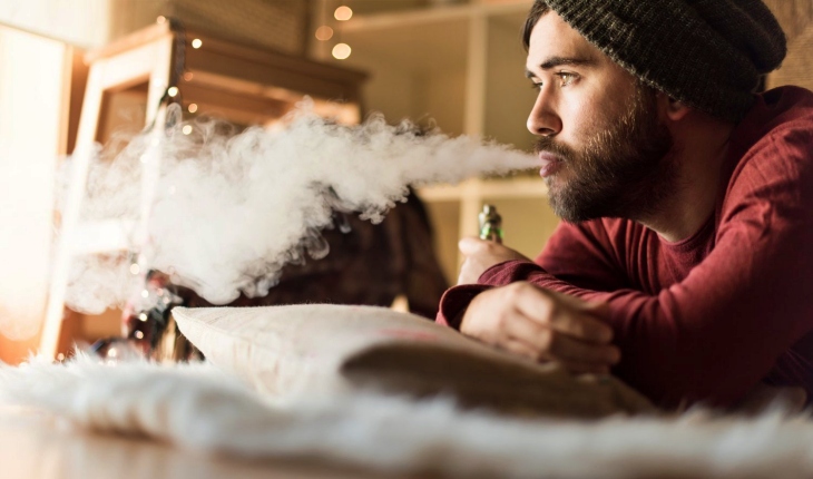 El cigarrillo electrónico / vapear con nicotina causa cáncer de pulmón