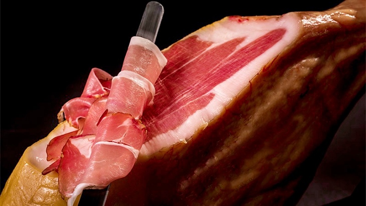 El jamón de bellota 100% natural ayuda a prevenir los síntomas de la colitis ulcerosa