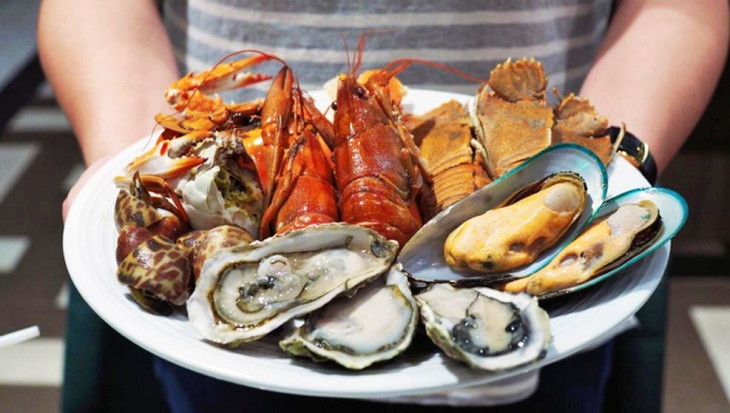 Ojito con el marisco