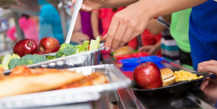 La Generalitat Valenciana recibe una petición para incluir un menú vegetariano en los comedores escolares