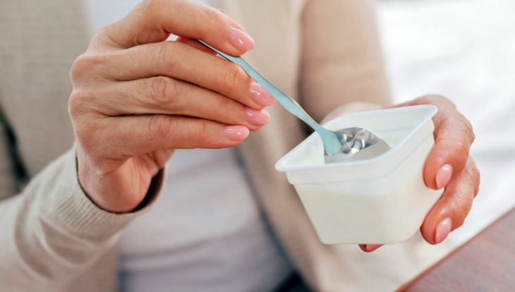 Pon un yogur en tu dieta saludable