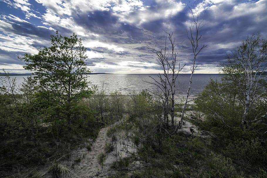 Al Mar Menor se le puede dar la vuelta como un 'calcetín'