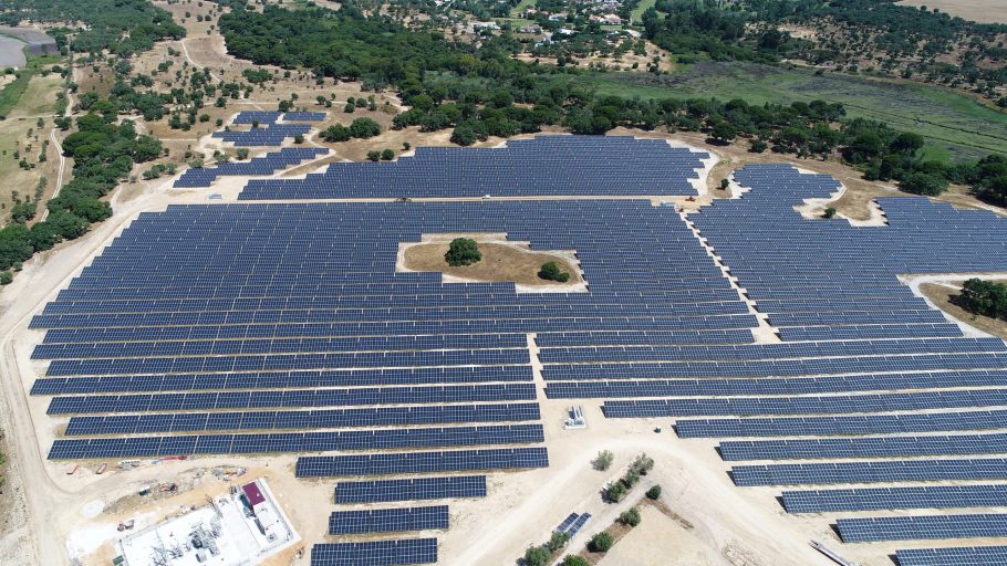 Iberdrola arranca su primera planta fotovoltaica en Portugal