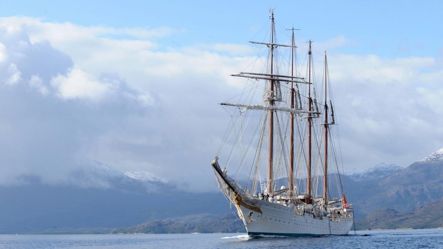 Elcano da la vuelta a la Tierra como un calcetín
