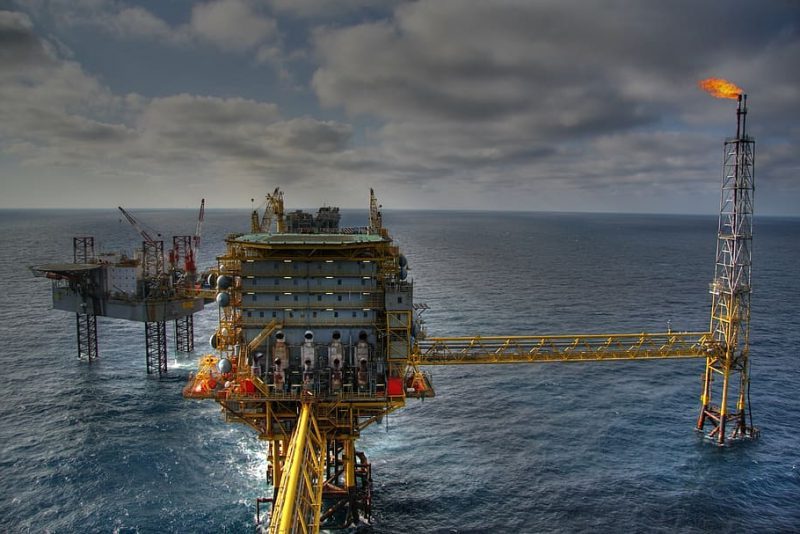 Siguen priorizándose los combustibles fósiles