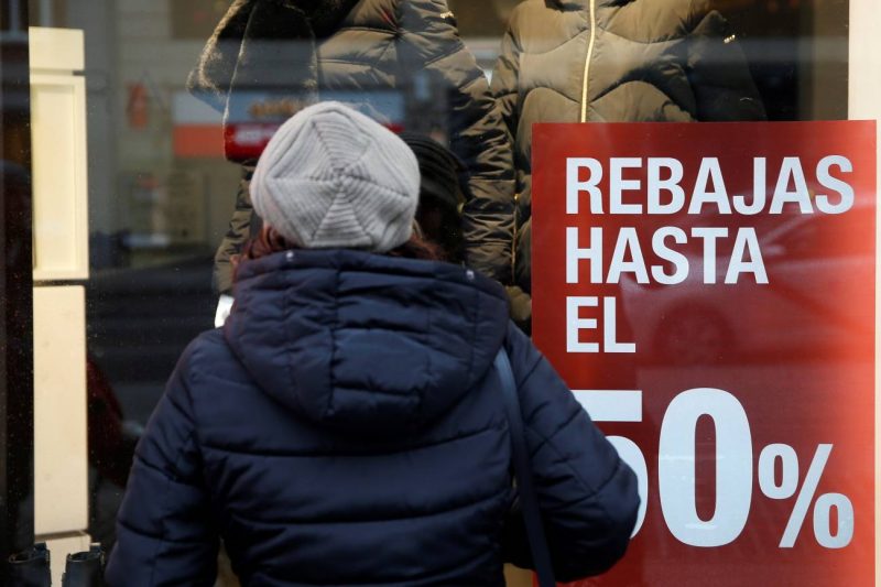Rebajas Cuánta ropa se recicla y cómo contamina