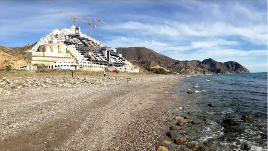 El Algarrobico vuelve a la palestra