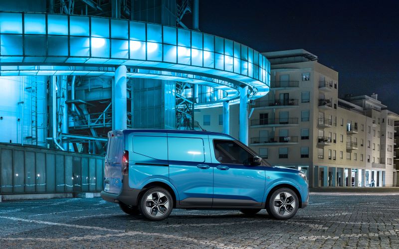 Ford E-Transit Courier: inteligente, conectada y 100% eléctrica