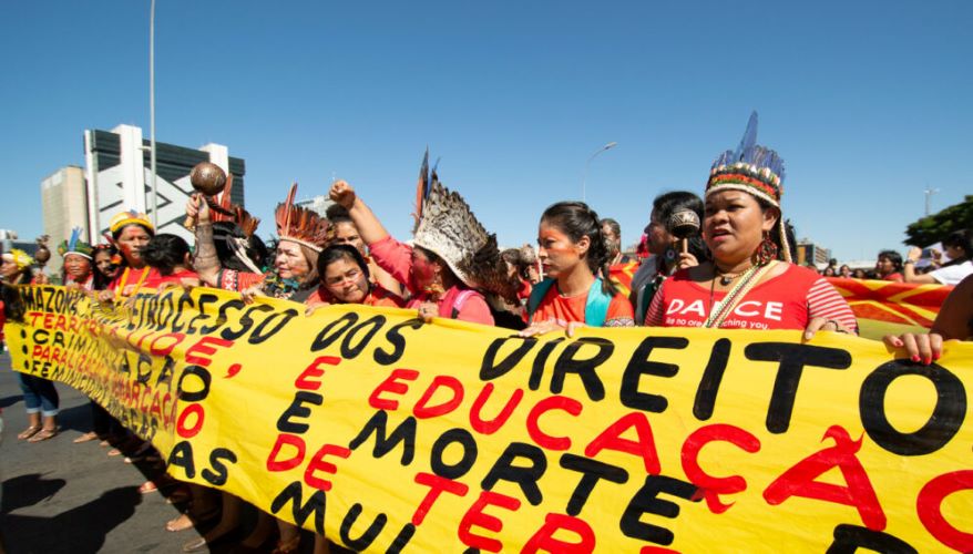 Minería ilegal: etnocidio, corrupción y destrucción