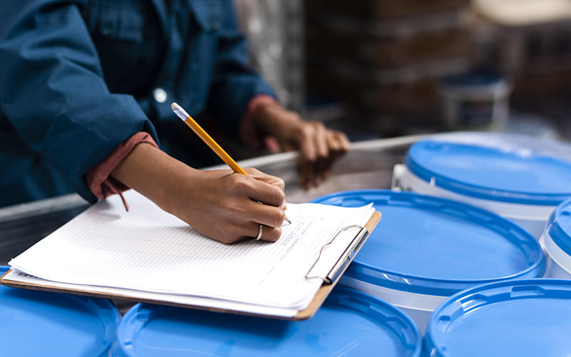 Bidones y GRGs: Cumple con el reciclaje industrial