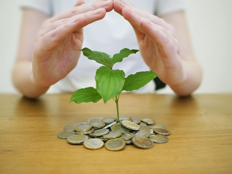 La Comisión Europea acaba de presentar un nuevo paquete de medidas, con el que tiene intención de asentar y consolidar las bases del marco de la UE en materia de finanzas sostenibles.