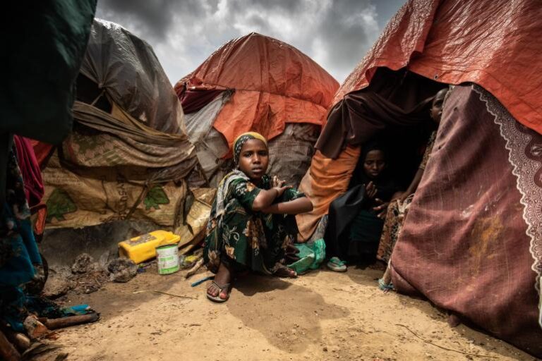 Cambio climático: Millones de desplazamientos de niños y niñas