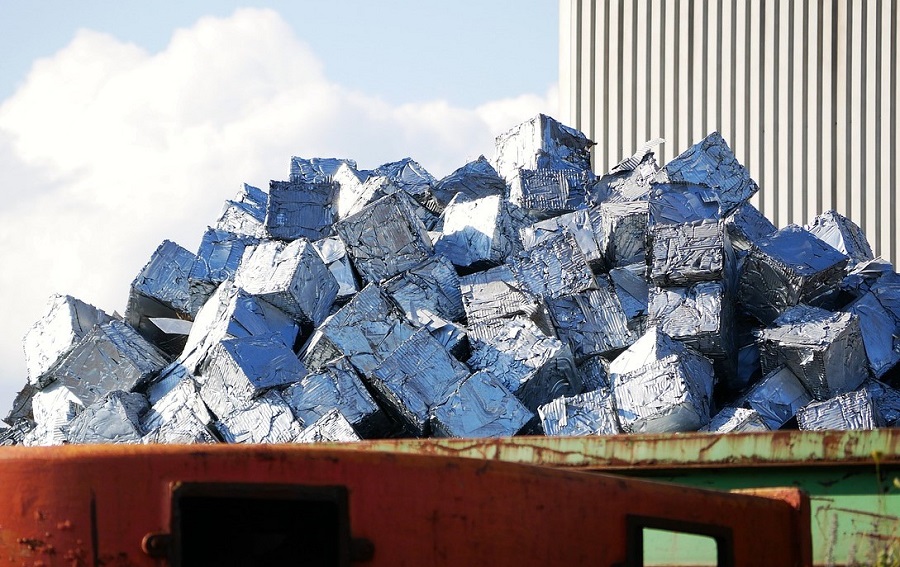 Durísima 'oposición' a la ley europea de materias primas críticas