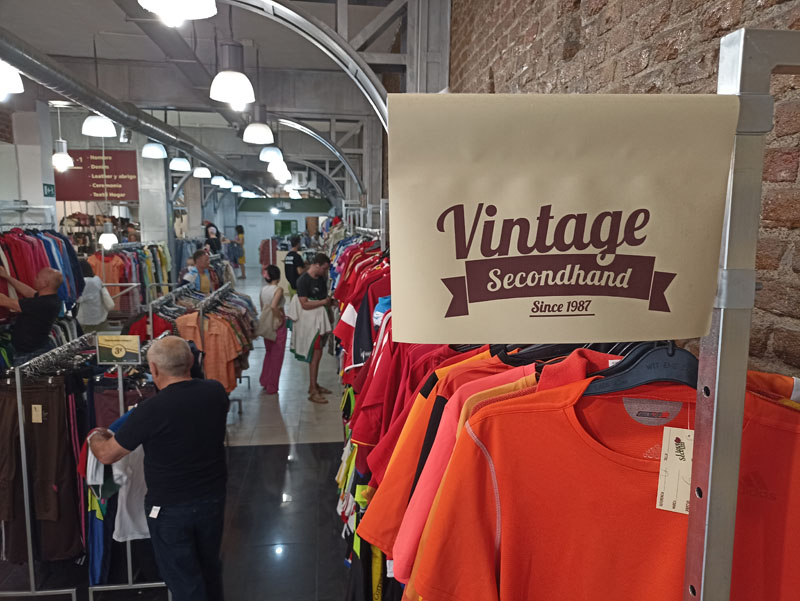 Humana: Recuperar millones de prendas de ropa