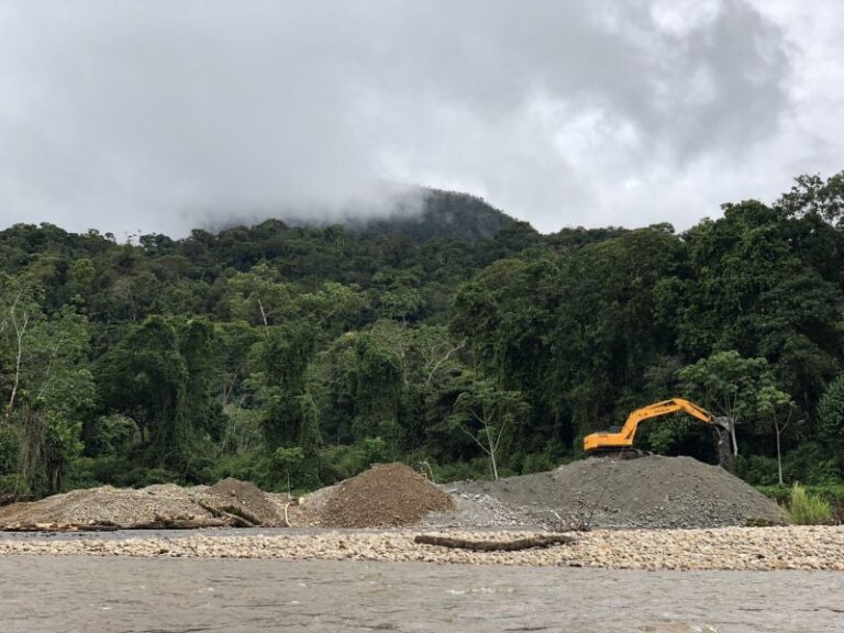 Qué está pasando con la minería en la Amazonía ecuatoriana