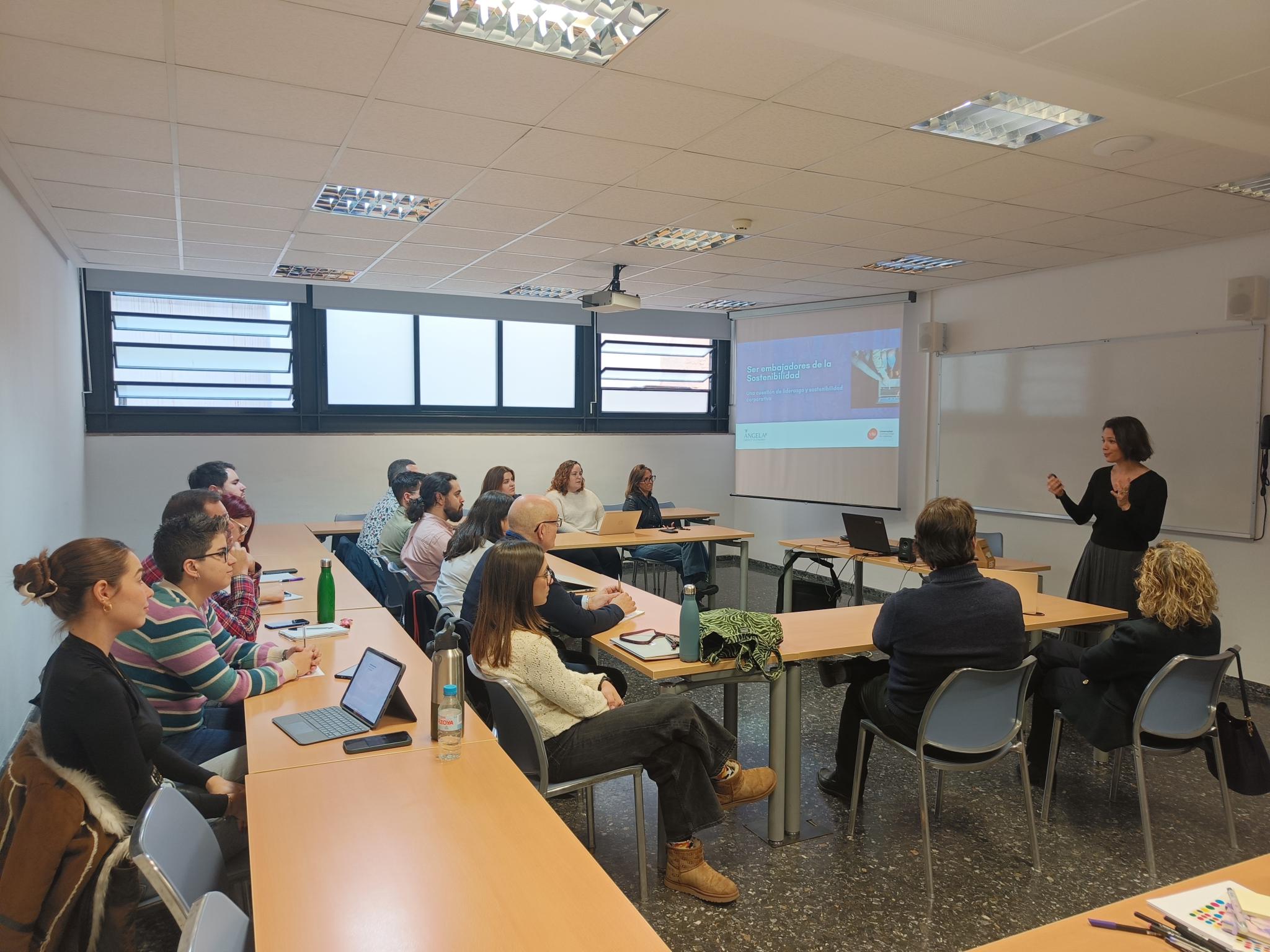 Alianza de la Universidad Internacional de Valencia con Ângela Impact Economy por la sostenibilidad