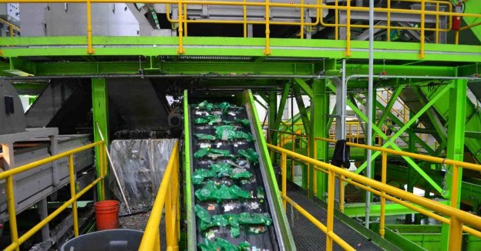 estafa de la industria global del plástico ECOEMBES